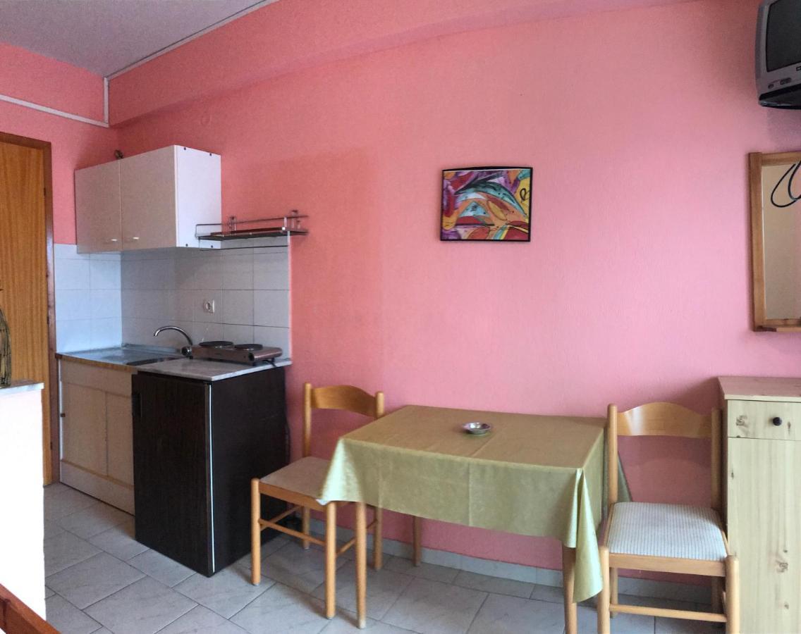 Rena Apartments Asproválta Eksteriør bilde
